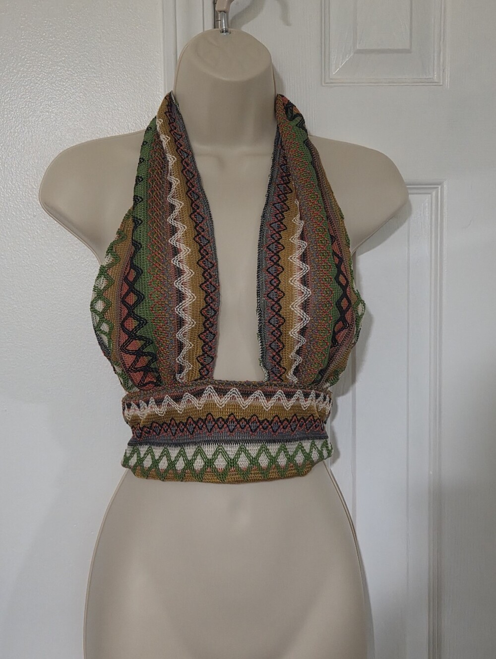 SHEIN Multicolor Boho Halter Knit Crop Top